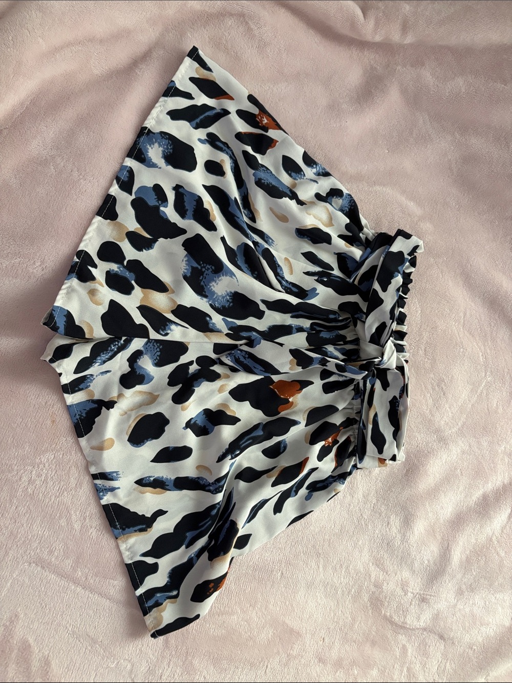 Printed High-Waist Tie-Waist shorts - White/Black/Blue